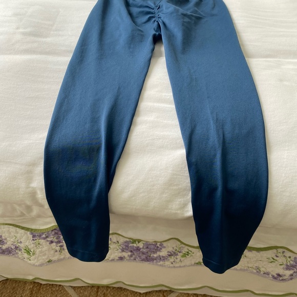 TLF Cosmic Seamless Scrunch Butt Leggings - Picture 10 of 10